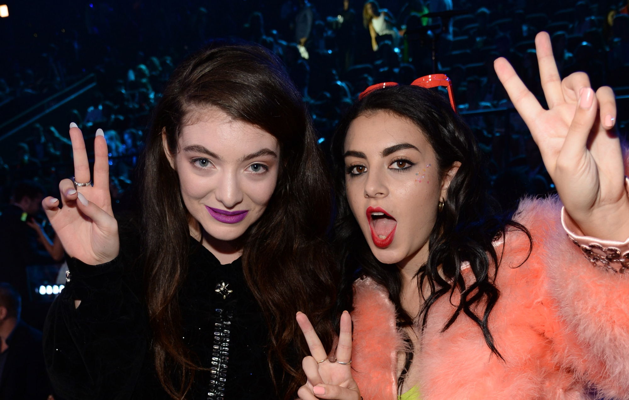 Charli XCX confiesa estar "súper celosa" del éxito de Lorde con 'Royals'