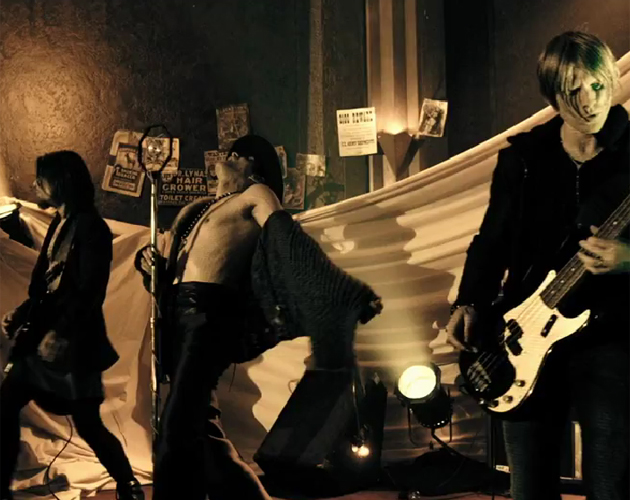 Jane's Addiction presenta la versión 'ligth' de su vídeo para 'Underground'