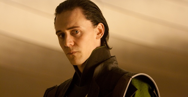 Tom Hiddleston será El Cuervo y Robert Capa tras interpretar a Loki en los Vengadores