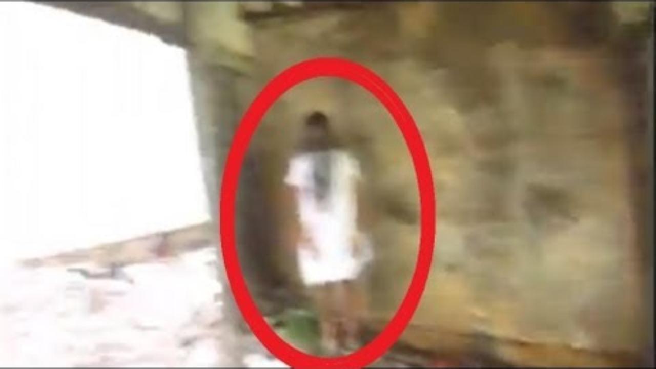 Video de un fantasma en el sótano de una casa