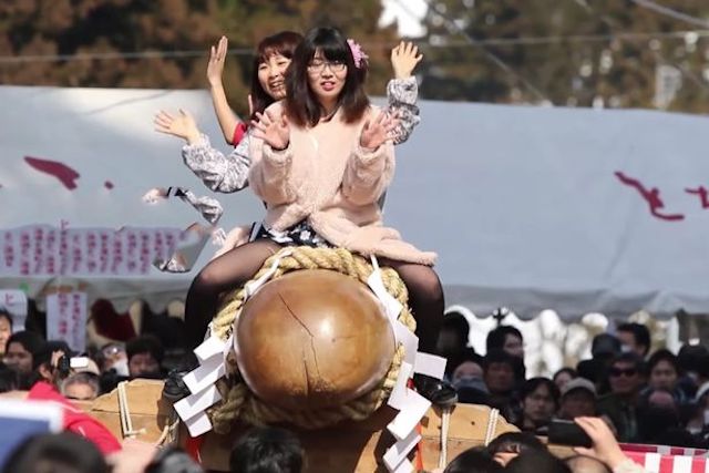 Japonesas locas sobre penes gigantes, viva Japón