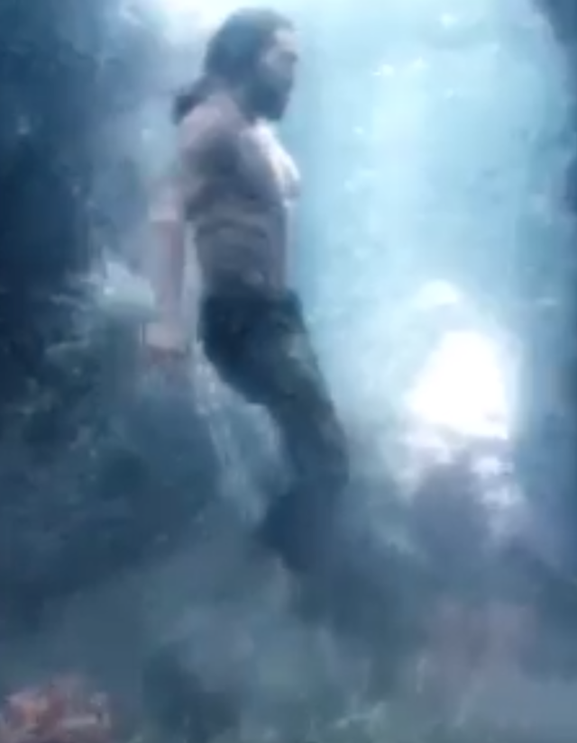 ¡Video de Aquaman en movimiento!