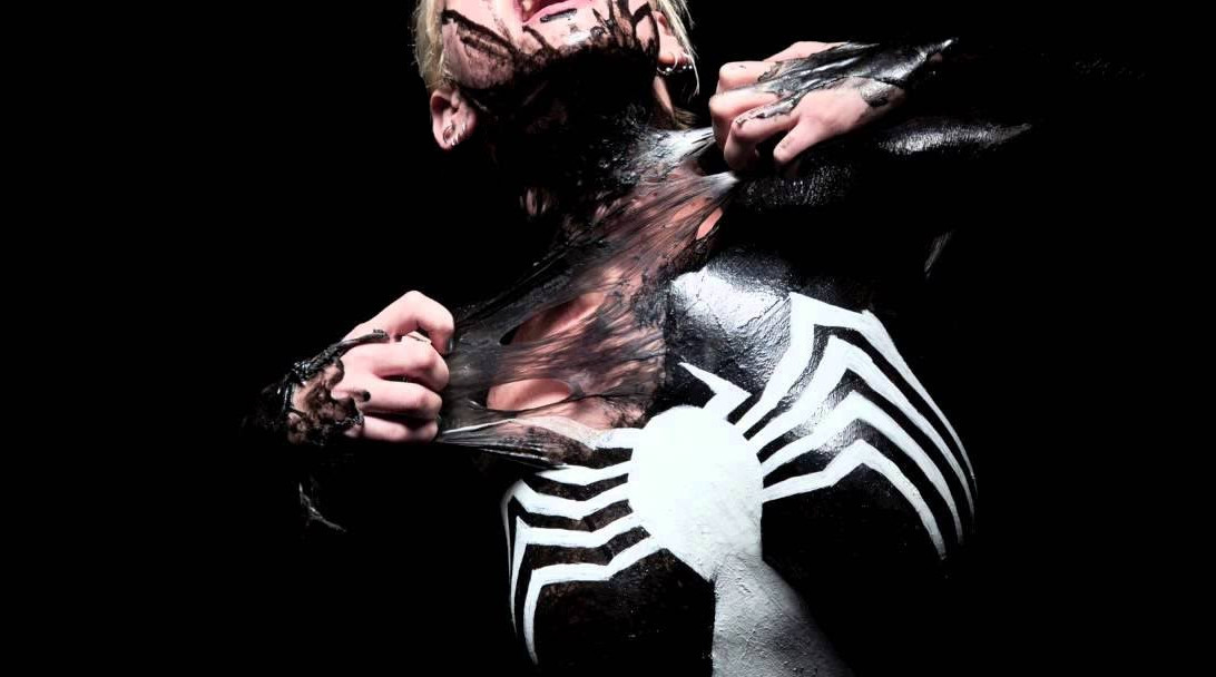 Primeras escenas de Tom Hardy como Eddie Brock en 'Venom'