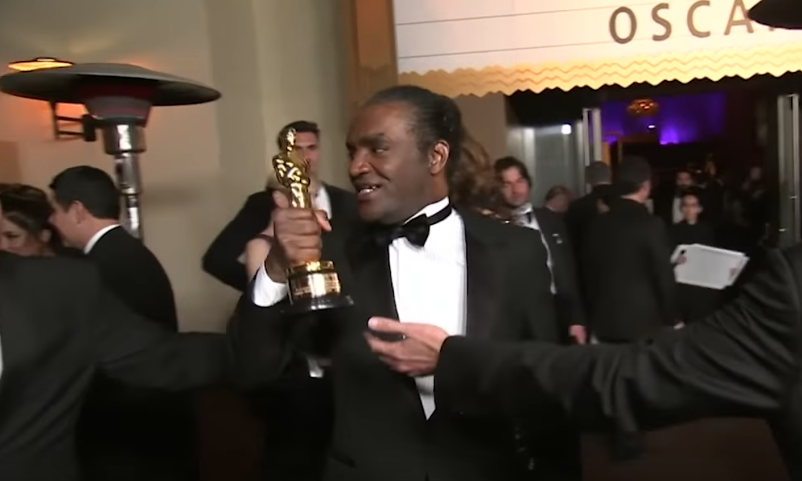El vídeo del hombre que robó el Oscar de Frances McDormand