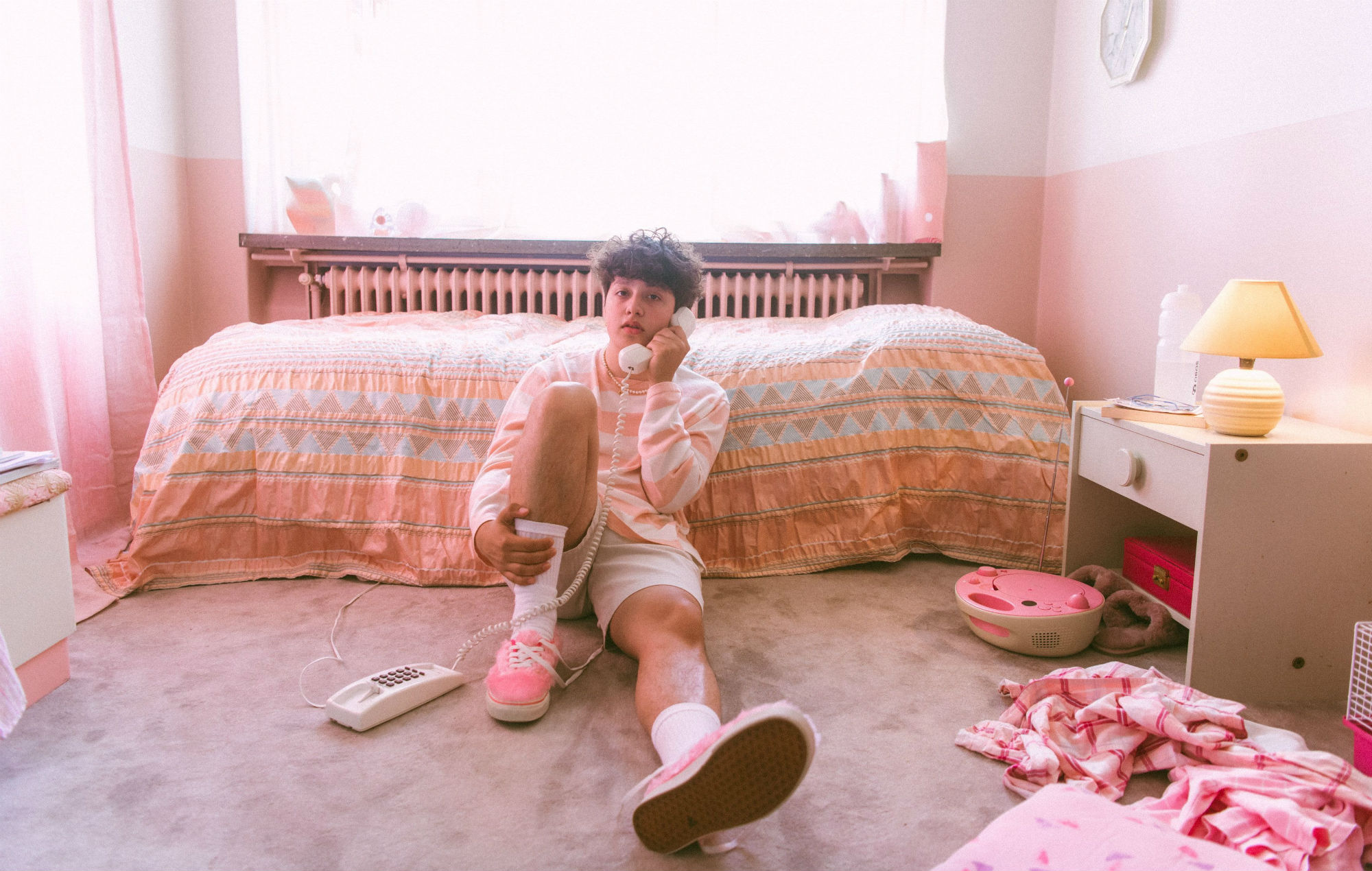 Mira el nuevo video de Boy Pablo para su single 'Rest Up'.