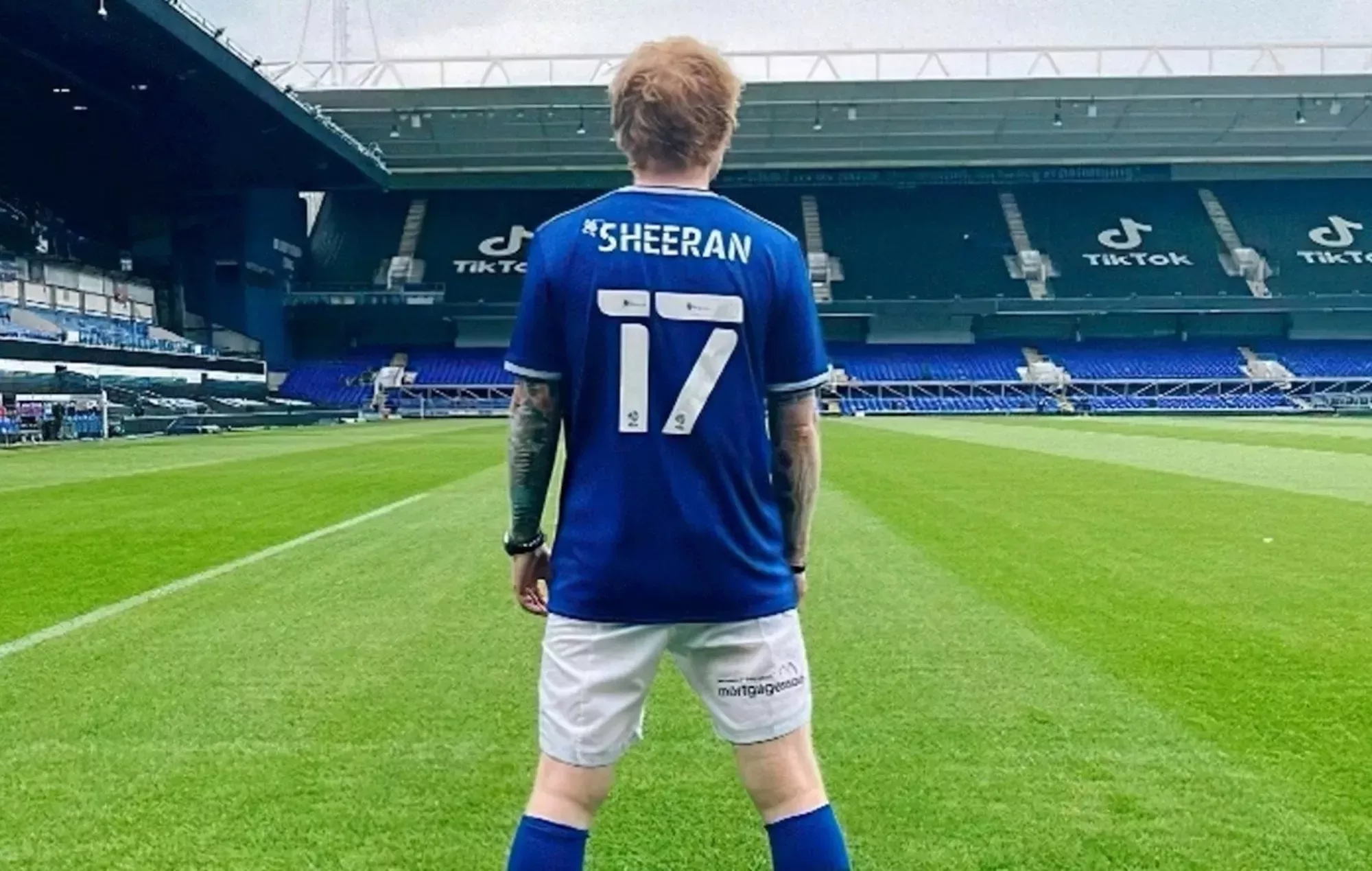 Ed Sheeran se incorpora a la lista oficial de la plantilla del Ipswich Town FC para la temporada 2021/22