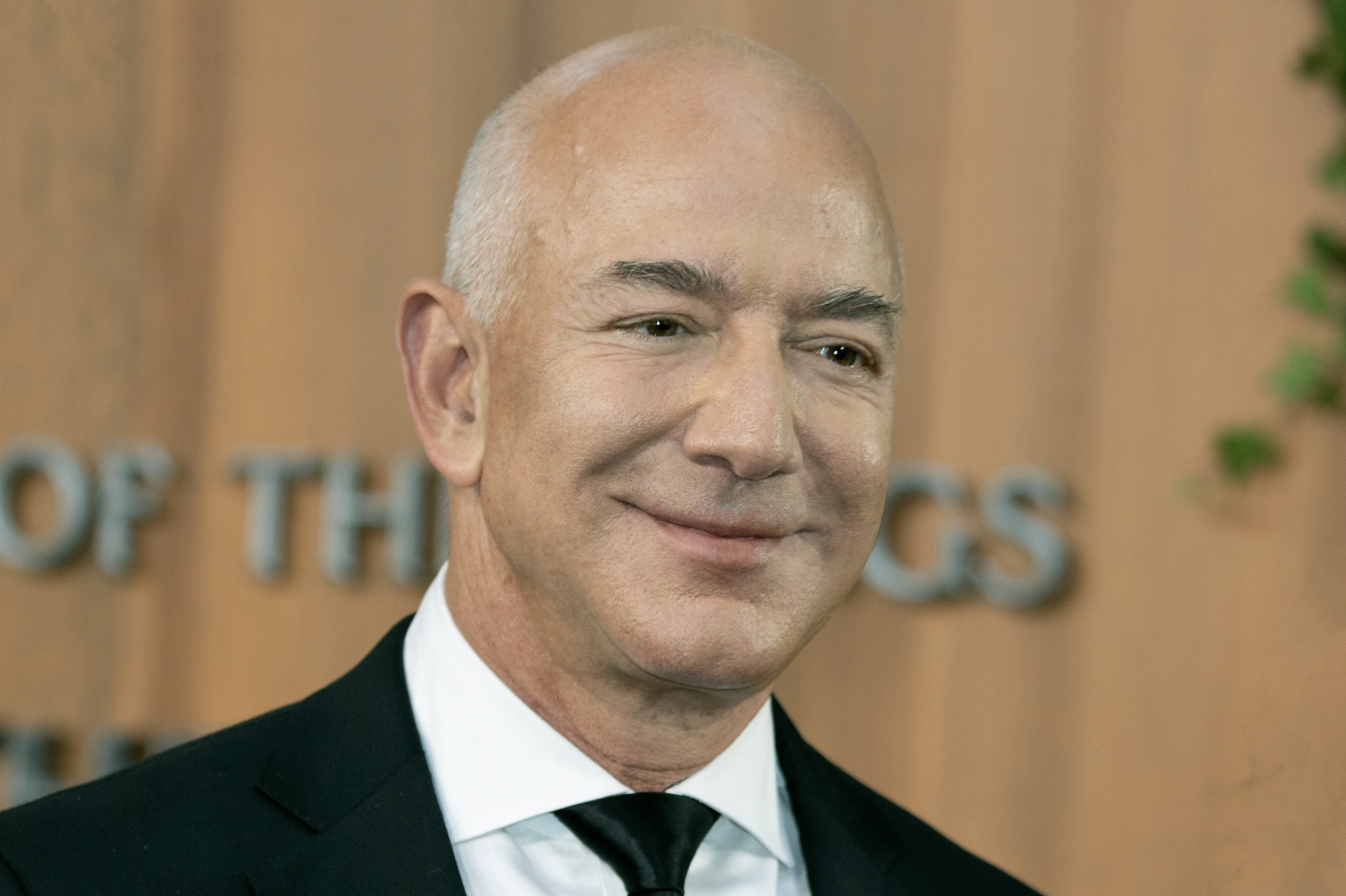 El hijo de Jeff Bezos le dijo que no "echara a perder" 'El Señor de los Anillos: Los Anillos del Poder'