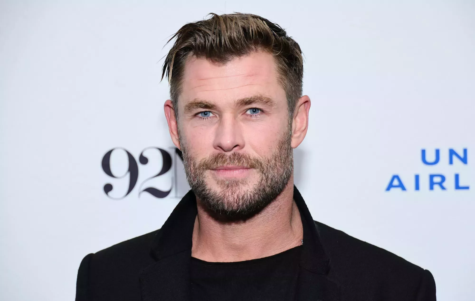 Chris Hemsworth se toma un descanso de la actuación tras revelar el riesgo de Alzheimer