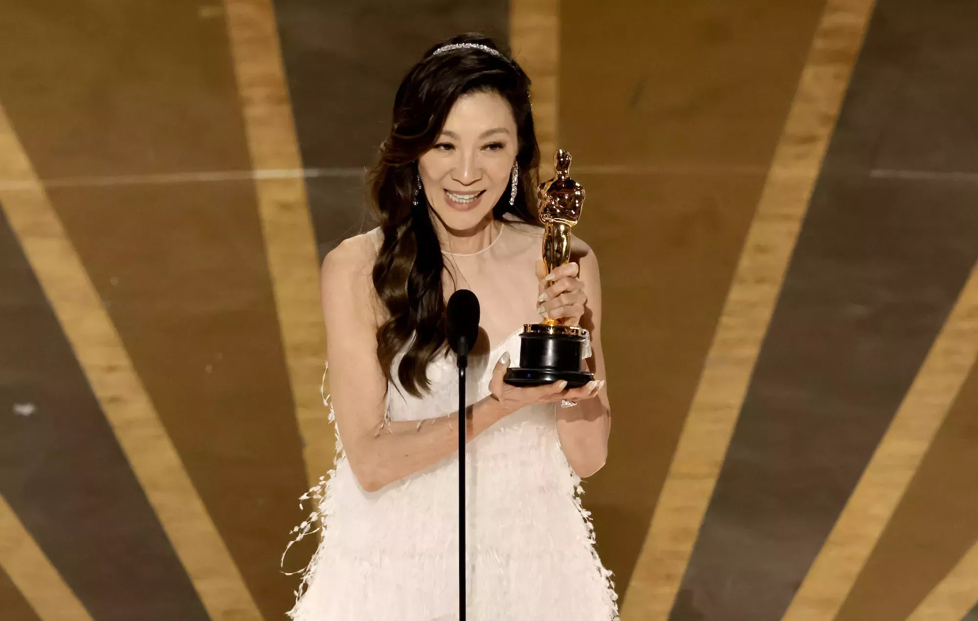 Michelle Yeoh se convierte en la primera asiática ganadora del Oscar a la mejor actriz