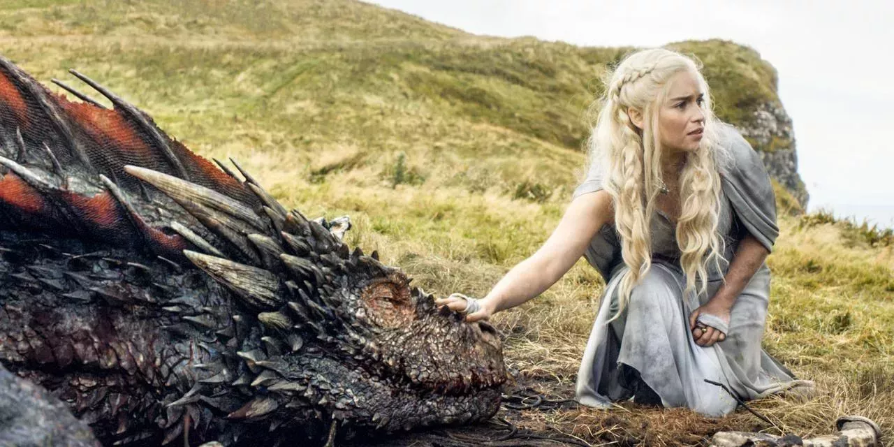 Daenerys (Emilia Clarke) pets Drogon - Game of Thrones Season 5