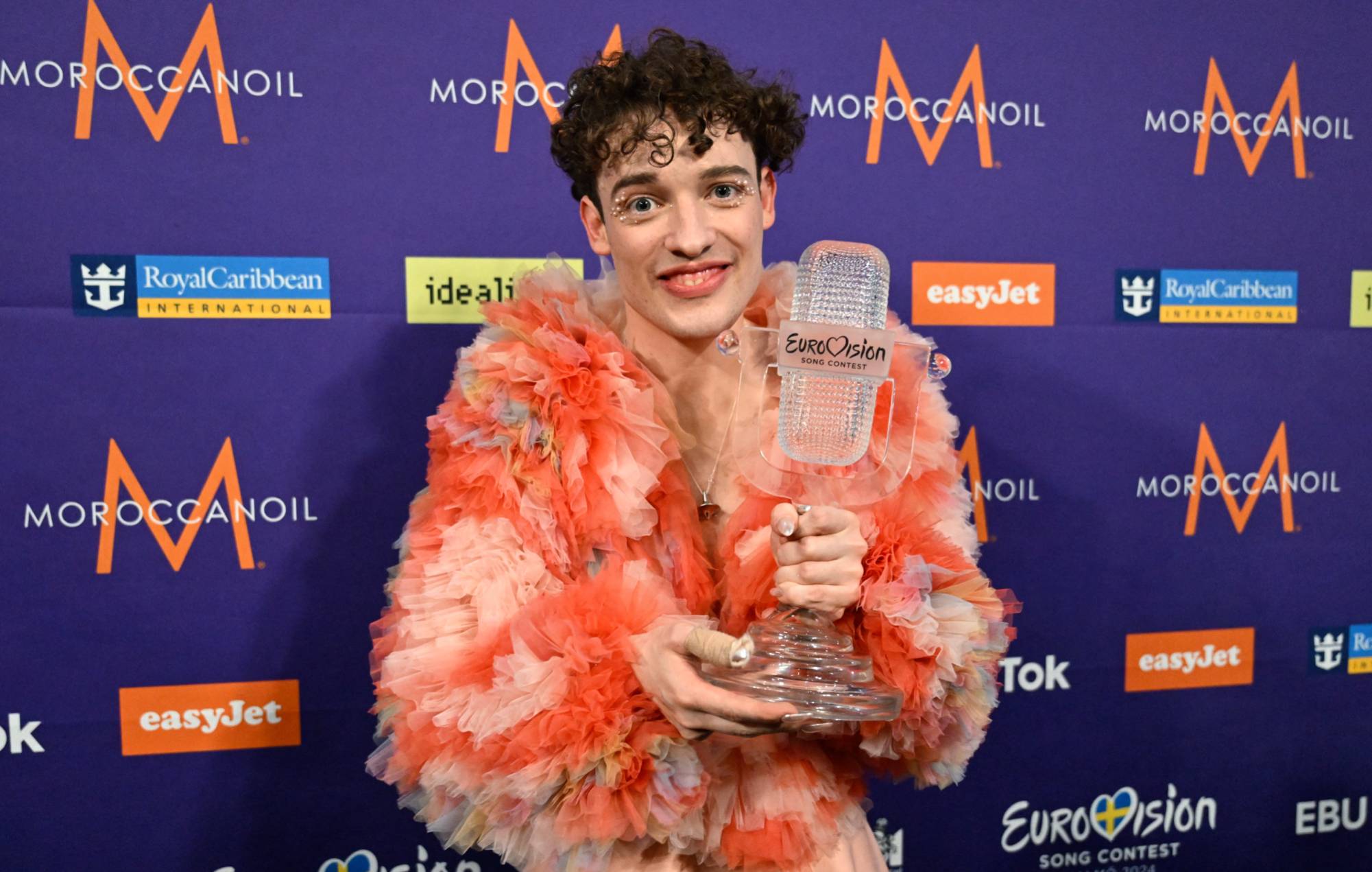 Nemo, ganador de Eurovisión, critica el "increíble doble rasero" del concurso y dice que "necesita arreglo"