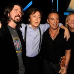 Grammys 2012: Paul McCartney, Bruce Springsteen y Dave Grohl tocan el medley de Abbey Road Grammys 2012: Paul McCartney, Bruce Springsteen y Dave Grohl tocan el medley de Abbey Road