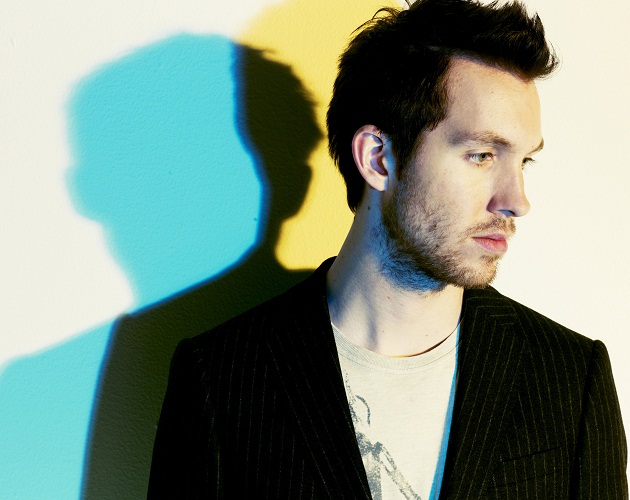 A Calvin Harris le pone Brandon Flowers