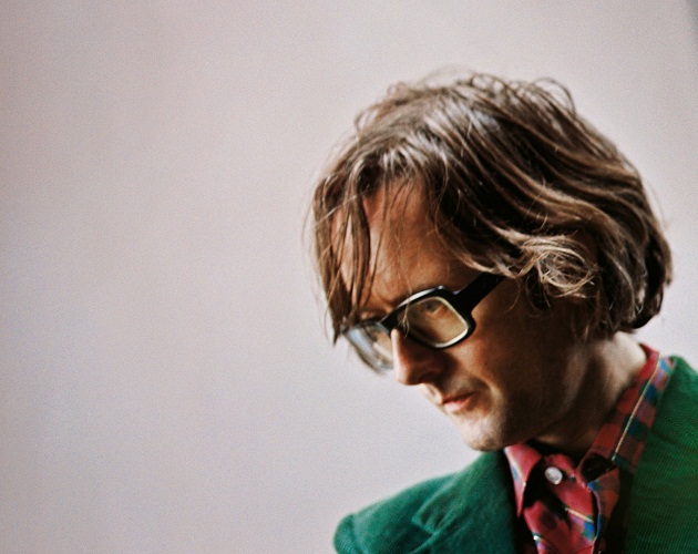 Jarvis Cocker le pone voz a un cover irreconocible de 'Avalanche', de Leonard Cohen