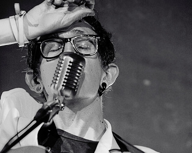 Micah P. Hinson aplaza su gira hasta septiembre