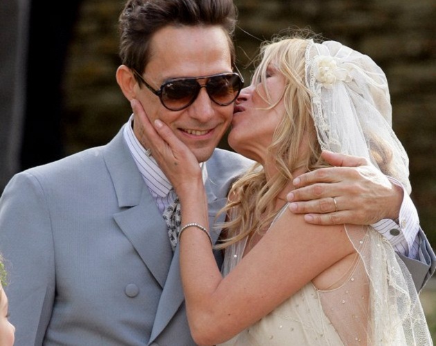 Kate Moss se casa con el cantante de los Kills