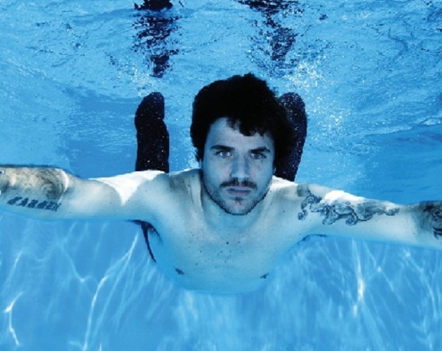 Dani Martín imitando al bebe de 'Nevermind': ¿Es necesario?