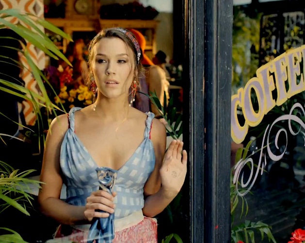 SuperHeavy le hace el gusto a Damien Marley en el vídeo de 'Miracle Worker'