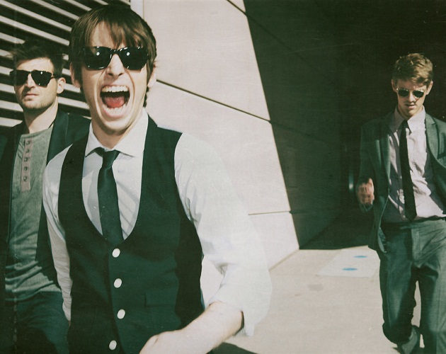 Weezer hace un cover de 'Pumped Up Kicks' de Foster The People  en directo