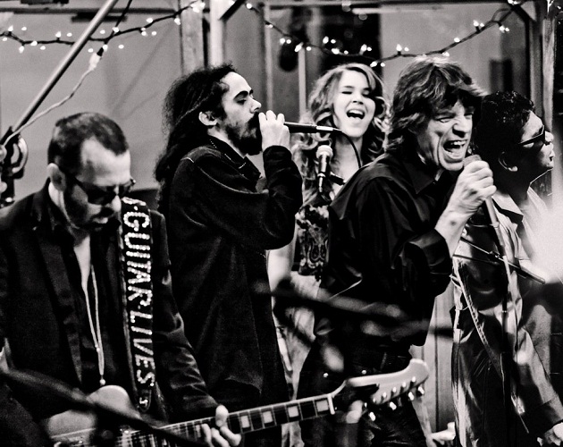 Ya a la venta 'Miracle Worker', el primer single del supergrupo de Mick Jagger