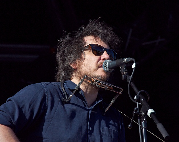 Otro cover/monólogo de Jeff Tweedy sobre los Black Eyed Peas: ahora 'My Humps'