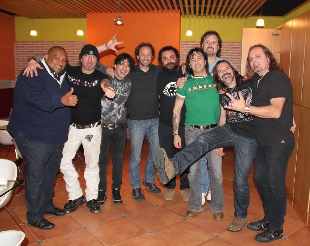 Mojinos Escozíos colaboran con Santi Balmes, King África, Pimpinela y otros en 'Mena Chatrua'