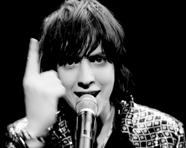 Julian Casablancas se vende y se convierte en la imagen de un perfume