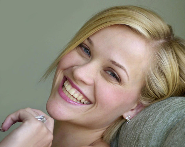 Una octogenaria atropella a Reese Witherspoon