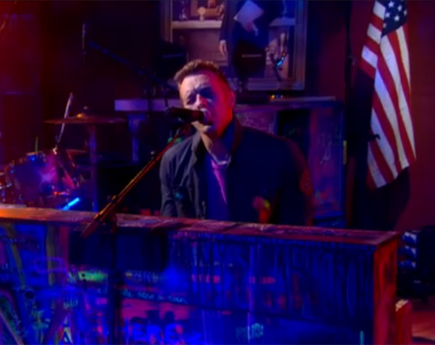 Coldplay revela una nueva canción en directo: 'Up in flames'