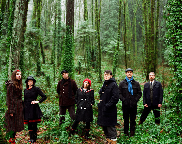Escucha dos canciones en directo de The Decemberists junto a Gillian Welch