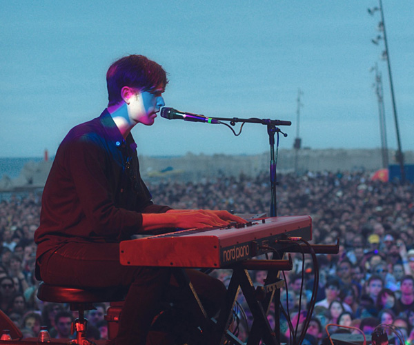 Escucha en streaming el nuevo EP de James Blake: 'Enough Thunder'