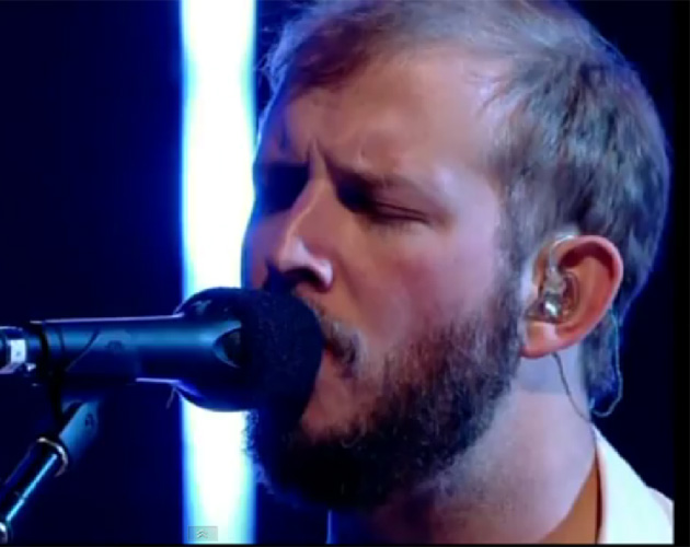 Bon Iver en directo tocando 'Perth', 'Calgary' y 'Towers'