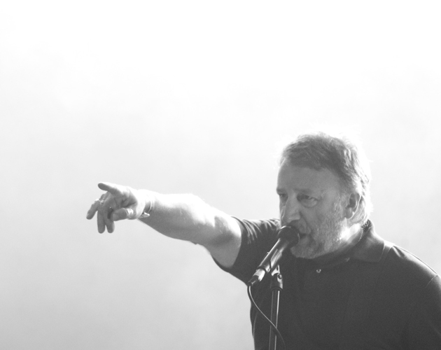 Peter Hook: "Estoy decidido a joder a New Order de todas las maneras que pueda"