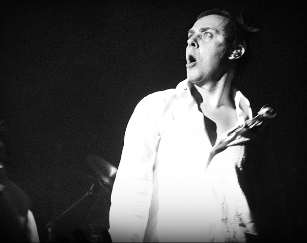 Escucha y descarga un nuevo tema de Peter Murphy: 'Gaslit'