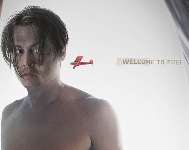 Johnny Depp como Paul Kemp en el póster de The Rum Diary