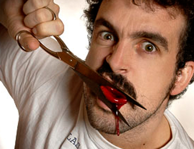 Vigalondo se pone ciego a chupitos con el estreno de "The Walking Dead"