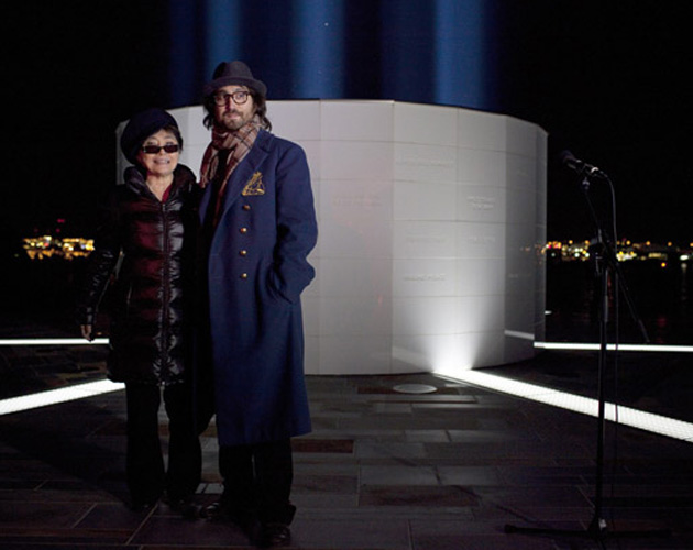 Finde Beatle: Paul se casa + 71 aniversario del nacimiento de John