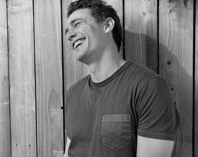 James Franco hace la ouija para contactar con Tennessee Williams