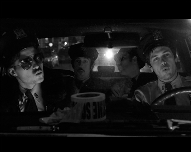 Black Lips de polis corruptos en su nuevo vídeo: 'Raw Meat'