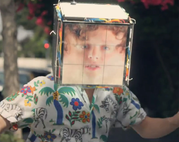 Vídeo divertido de los Friendly Fires: 'Hurting'