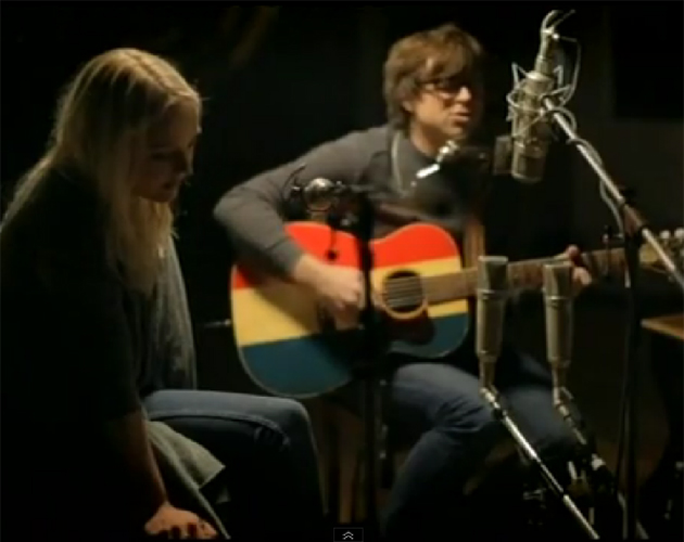 Ryan Adams y Laura Marling tocan juntos: 'Oh my sweet Carolina'