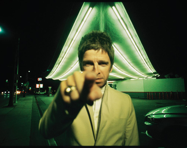 Trilogía completa de videoclips de Noel Gallagher: 'Ride the tiger'
