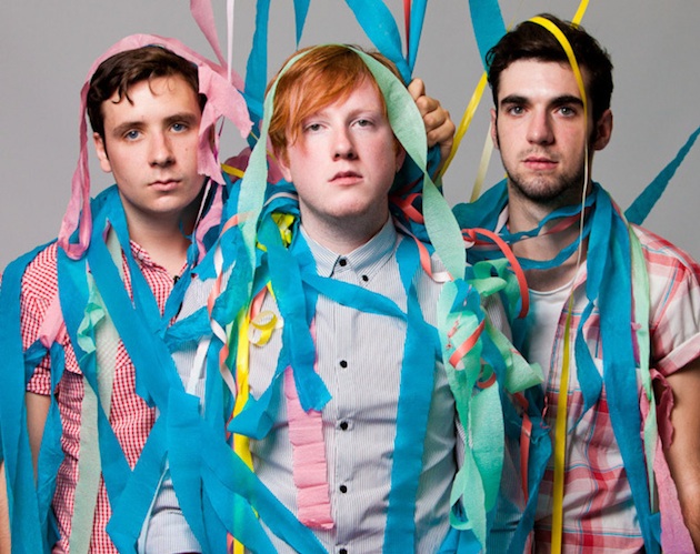 Two Door Cinema Club remezclan 'Electric chapel' de Lady Gaga