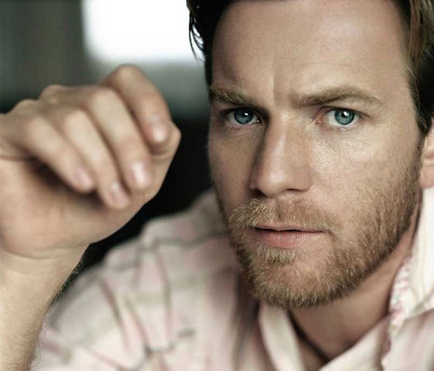 Ewan McGregor ve como alguien se le adelanta con la idea que iba a dirigir