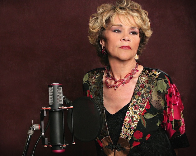Etta James, hospitalizada y con respirador artificial