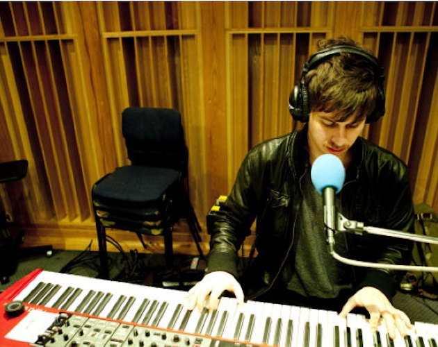 Foster The People hacen un cover de The Strokes: 'Machu Picchu'