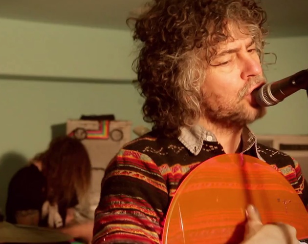 The Flaming Lips hacen un cover de 'I am the walrus' de The Beatles