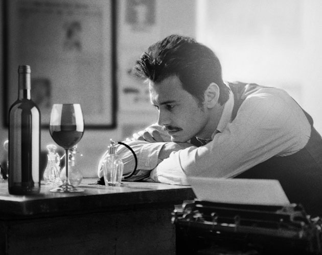 James Franco en el trailer de 'The Broken Tower'