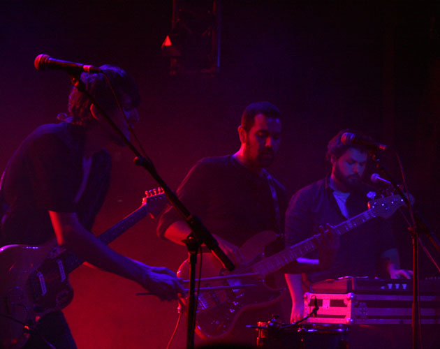 Crónica: Pony Bravo, la procesión va por dentro