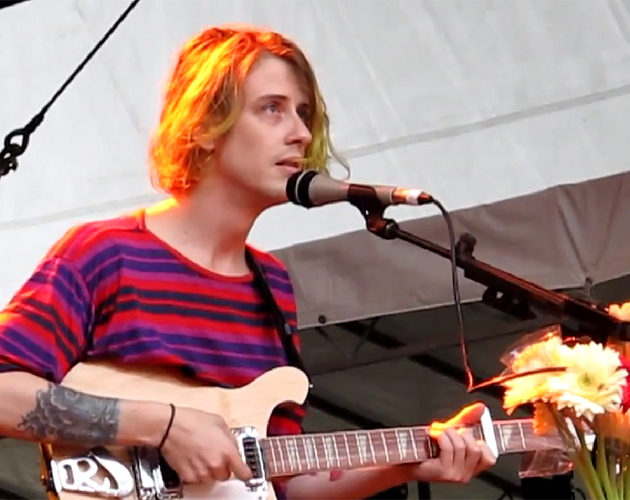 Girls homenajean a Whitney Houston tocando 'I will always love you'